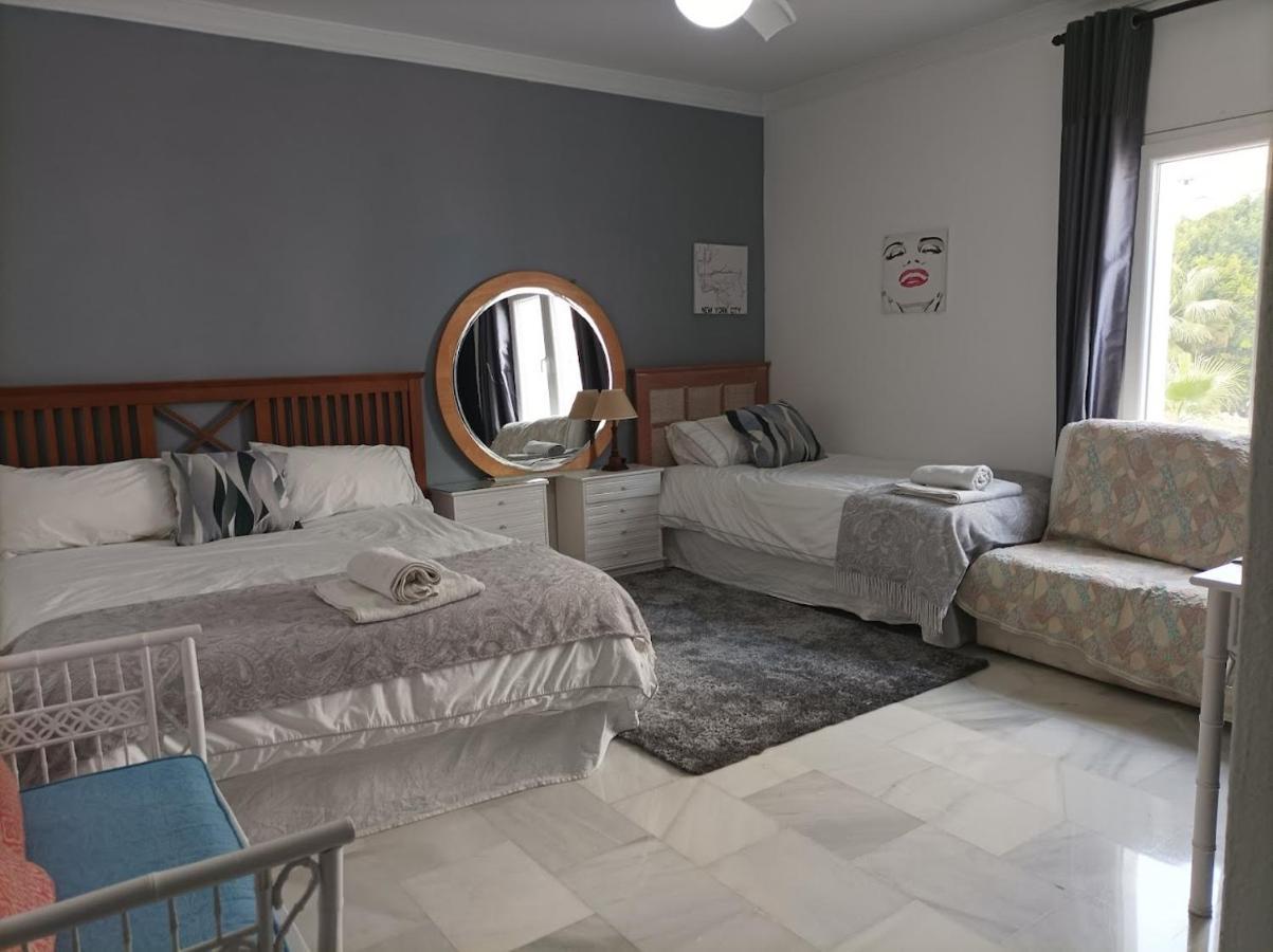 Апартаменти Large 2 Bed Apt Puerto Banus Marina Private Parking Марбелья Екстер'єр фото